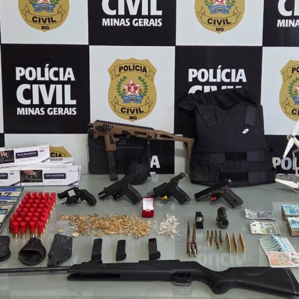 Polícia Civil apreende arsenal, ouro e bens avaliados em R$ 1 milhão em Ubá