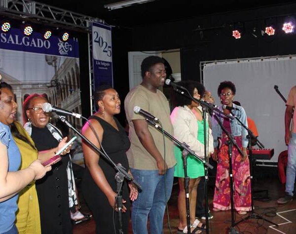 Projeto ‘Som de Adoradores’ promove música evangélica e católica a alunos do Conservatório de Leopoldina