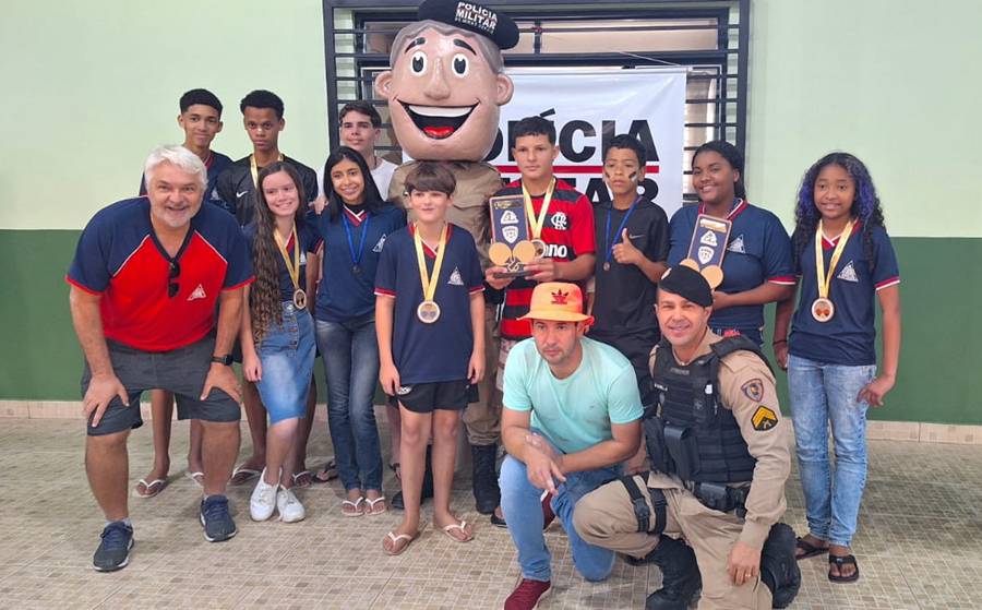 Polícia Militar aproxima jovens por meio do esporte em Santo Antônio do Aventureiro