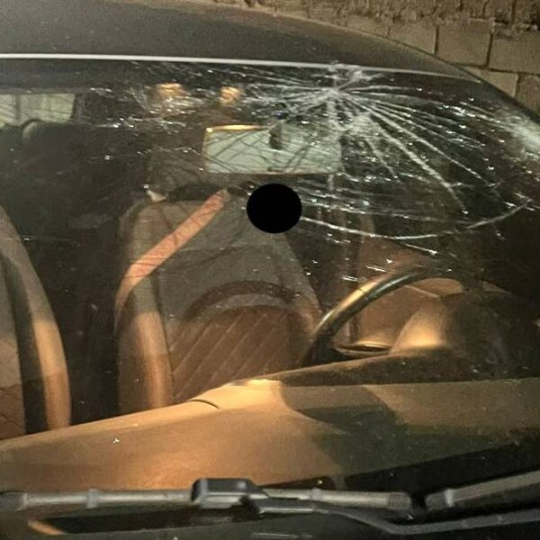 Homem é preso após jogar paralelepípedo contra carro e ameaçar agentes da GCM em Leopoldina