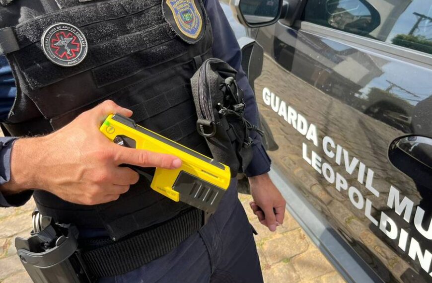 Guarda Municipal de Leopoldina passa a contar com pistola elétrica T10