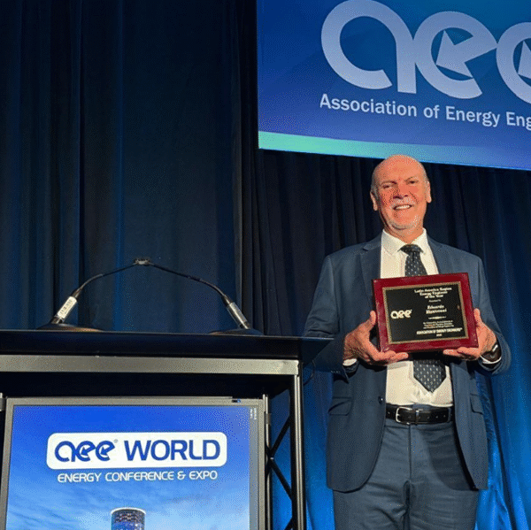 Orgulho da nossa terra: Eduardo Mantovani é eleito Engenheiro de Energia do Ano na América Latina