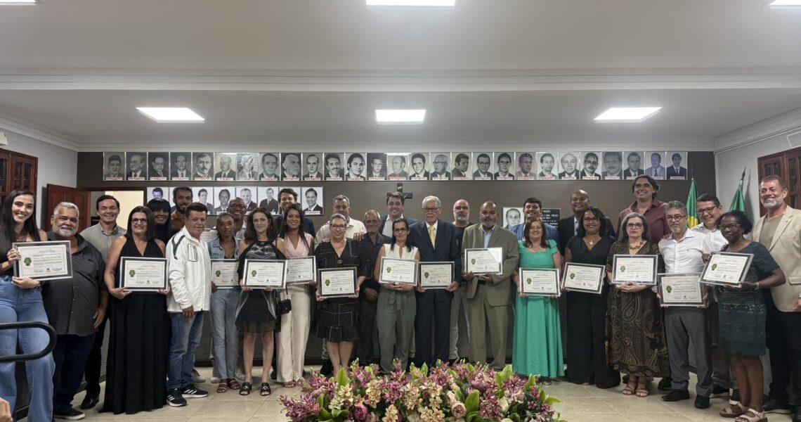 Homenagem ‘Ao Mestre, com Carinho’ emociona e celebra o papel dos educadores em Leopoldina
