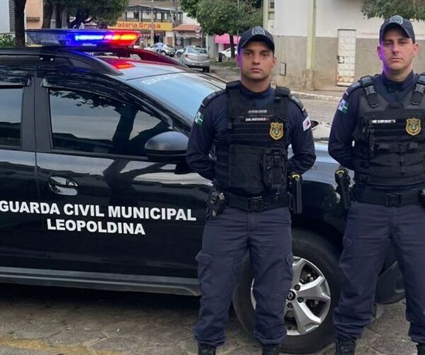 Homem é detido após furtar garrafas de whisky em supermercado de Leopoldina