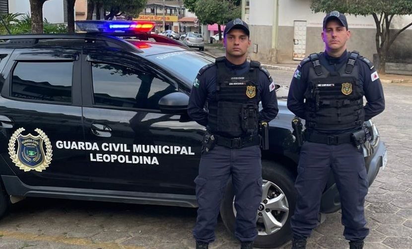Homem é detido após furtar garrafas de whisky em supermercado de Leopoldina