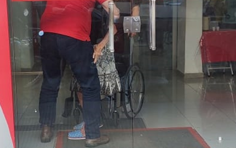 Aposentados relatam transtornos no recebimento de benefícios do INSS após fechamento do Santander em Leopoldina