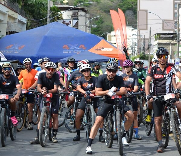 Passeio ciclístico ‘Amigos da Duda’ mobiliza apoiadores em prol da atleta Eduarda Ferreira em Leopoldina
