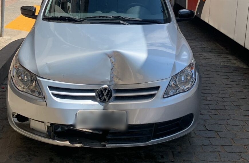 Motorista é detido pela GCM de Leopoldina após bater em poste e fugir; denúncia ajudou na localização do veículo