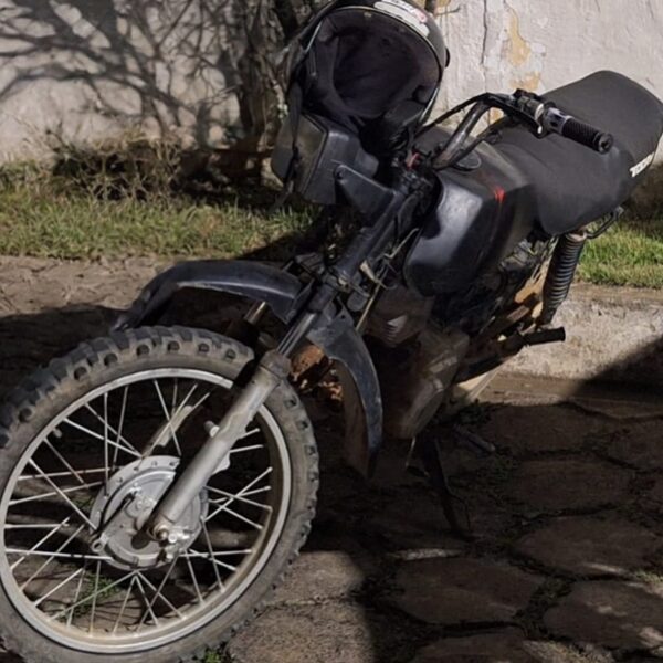 Moto furtada no Rio de Janeiro é recuperada pela PM em Leopoldina