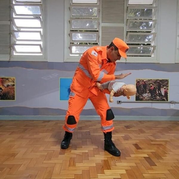 Bombeiros de Minas atualizam protocolos de desengasgo seguindo novas diretrizes internacionais