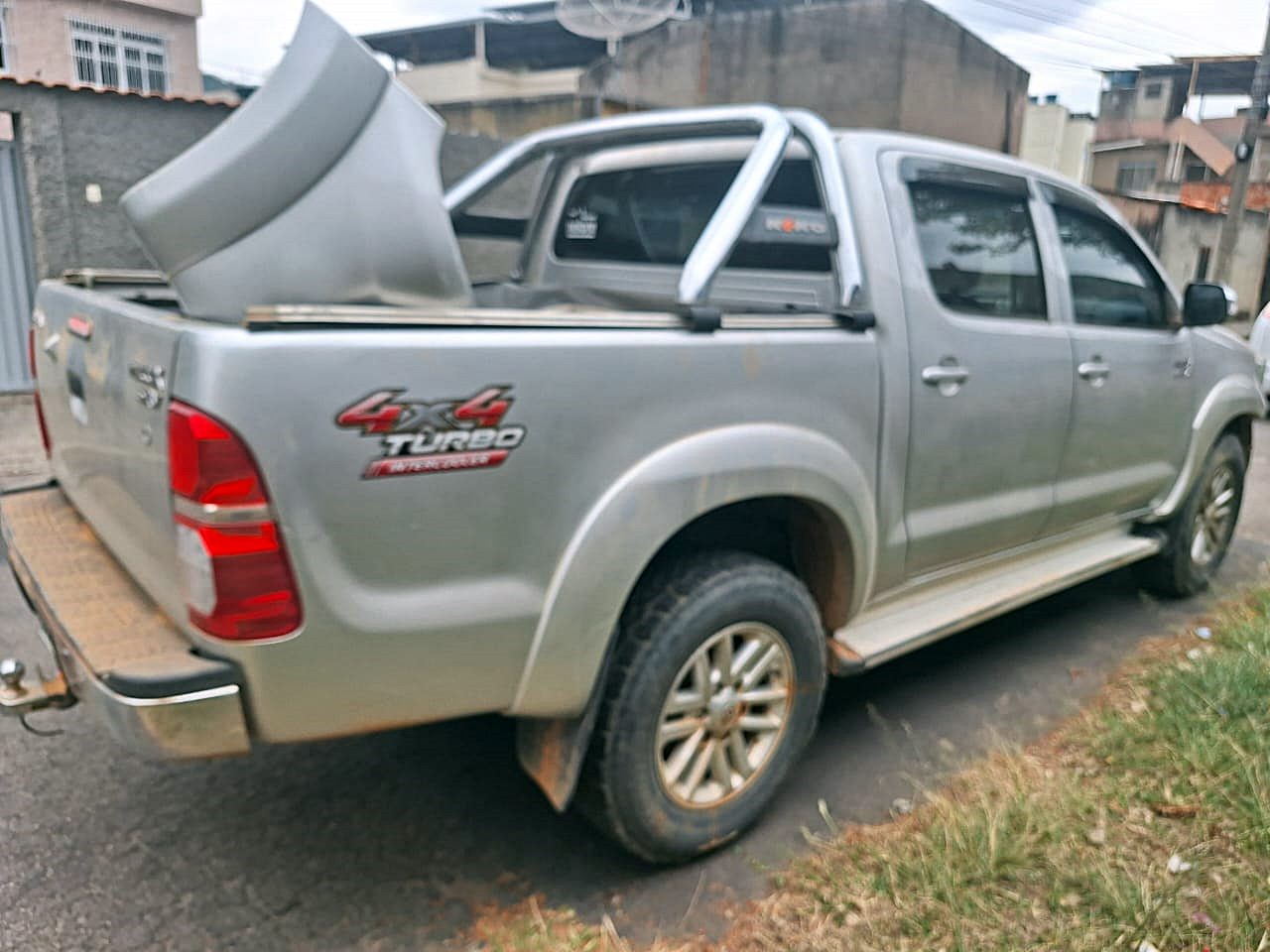 Hilux furtada na zona rural de Leopoldina é recuperada pela Polícia Civil em Juiz de Fora