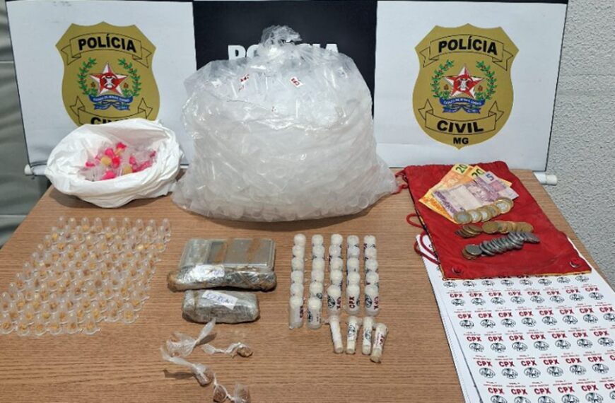 Polícia Civil estoura boca de fumo, prende suspeito de tráfico e apreende drogas em Leopoldina