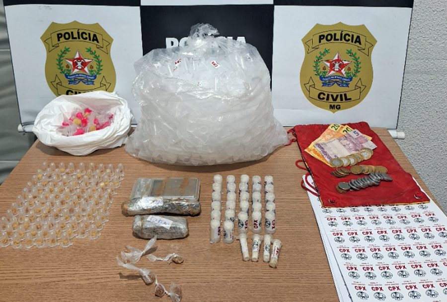 Polícia Civil estoura boca de fumo, prende suspeito de tráfico e apreende drogas em Leopoldina