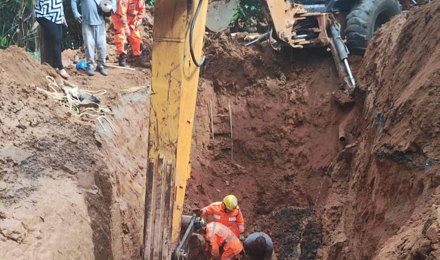 Trabalhador é resgatado após ficar soterrado em obra no Caiçara em Leopoldina