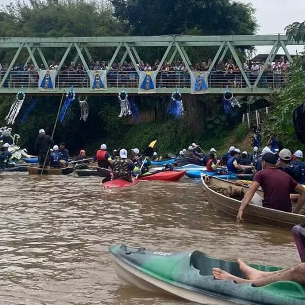 Canoagem entre Goianá e Rio Novo homenageia Nossa Senhora Aparecida e mobiliza fiéis