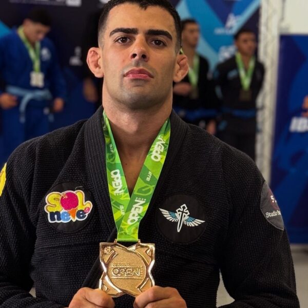 Júnior Cruz conquista ouro em duas competições e lidera equipe Cruz Jiu-Jitsu em nova série de conquistas