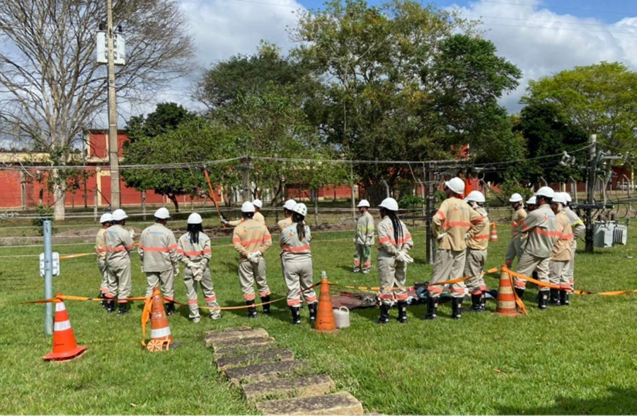 Grupo Energisa abre mais de 40 oportunidades para eletricistas
