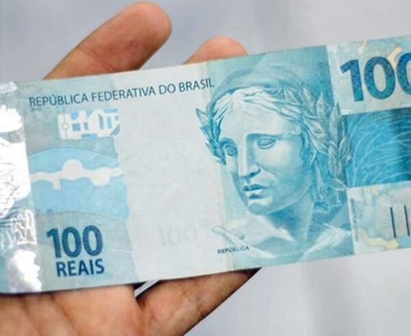 Homem é preso pela PM após receber encomenda com dinheiro falso pelos Correios em Leopoldina