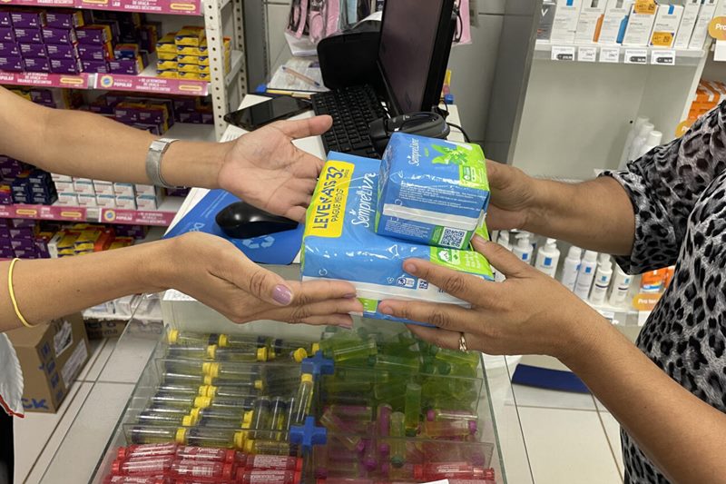 SUS facilita retirada de absorventes por mulheres inscritas no CadÚnico