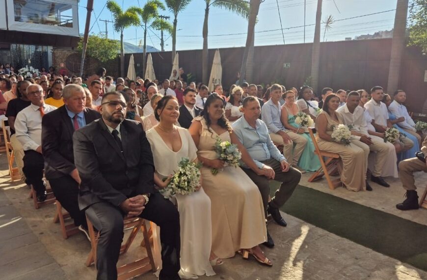 Casamento comunitário oficializa união de 20 casais em Leopoldina