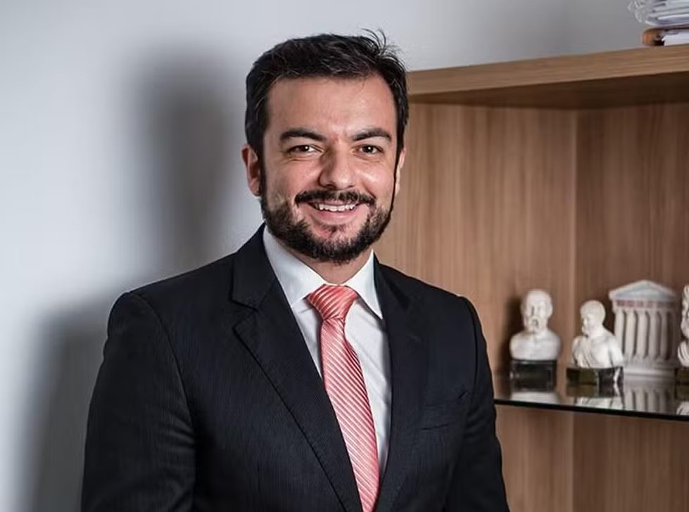 Advogado morre após ser esfaqueado dentro de escritório em Viçosa; cliente foi preso em flagrante