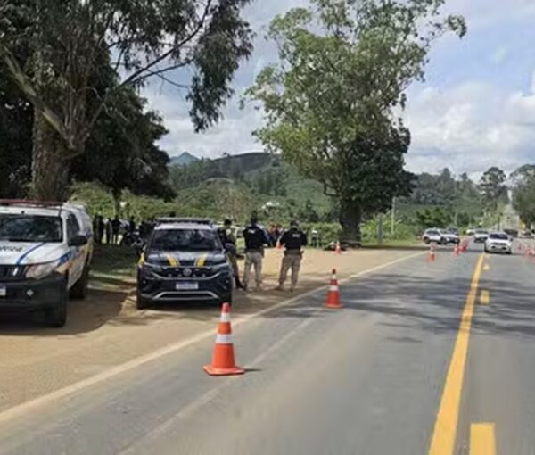 Avô é morto a tiros e neto fica ferido enquanto passavam de moto na BR-116
