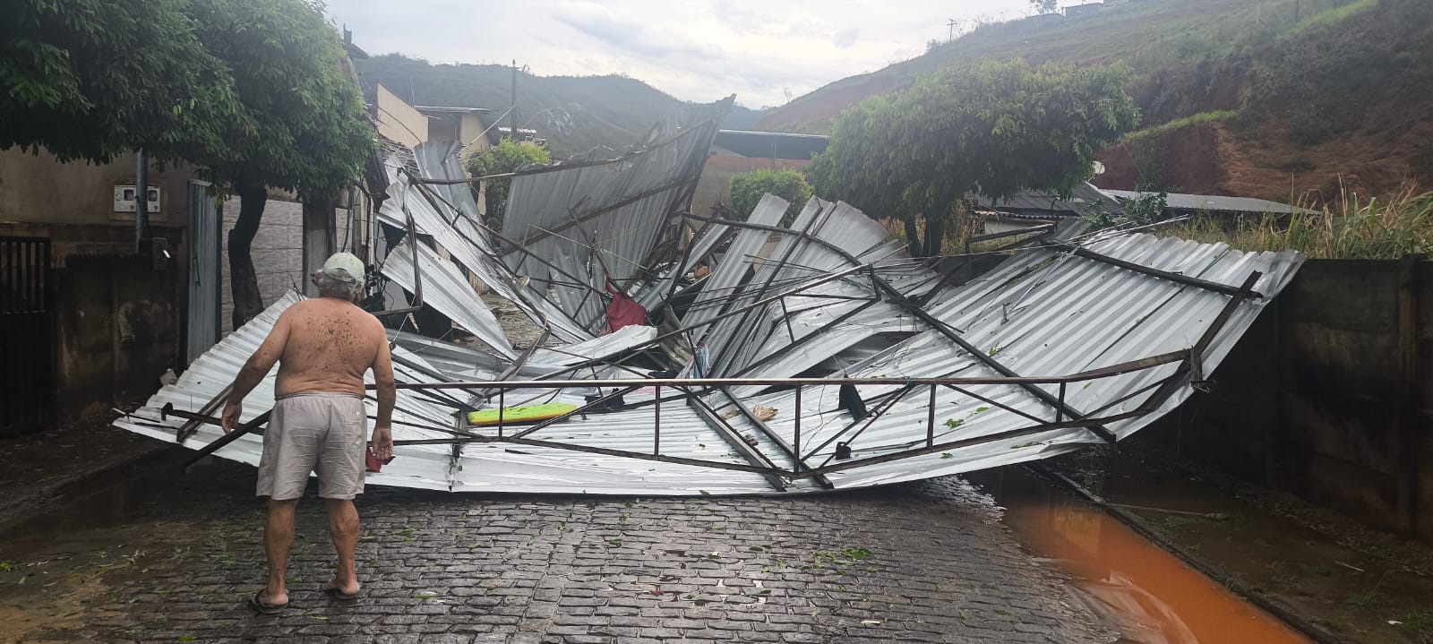 Prefeitura de Leopoldina decreta Situação de Emergência após temporal com granizo e ventos fortes