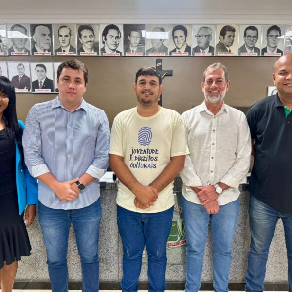 Câmara de Leopoldina instaura CPI para investigar gastos da Prefeitura com flores e mudas ornamentais