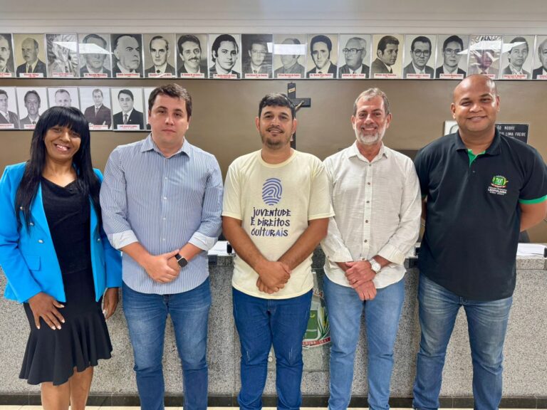 Câmara de Leopoldina instaura CPI para investigar gastos da Prefeitura com flores e mudas ornamentais