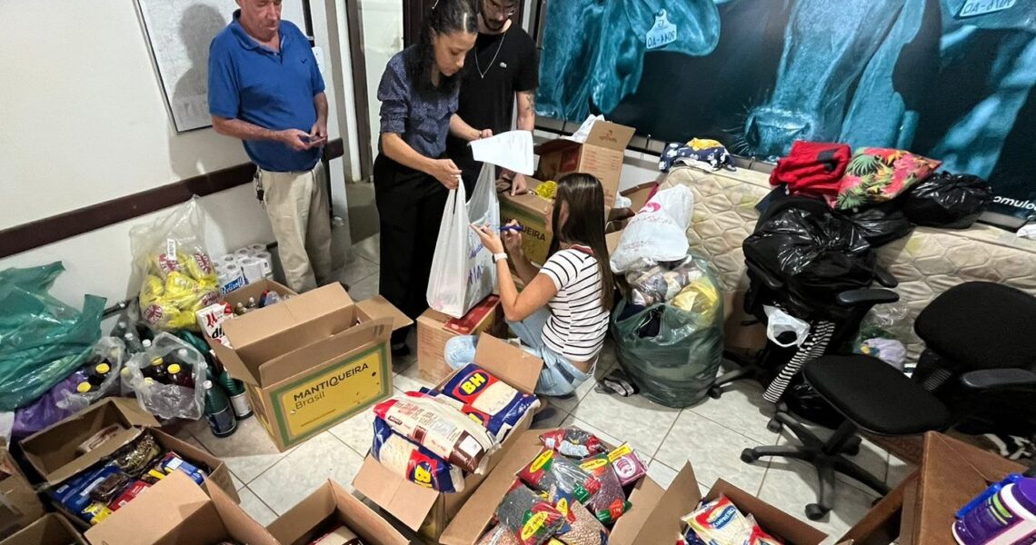 Prefeitura inicia entrega de doações a famílias atingidas pelas chuvas em Leopoldina