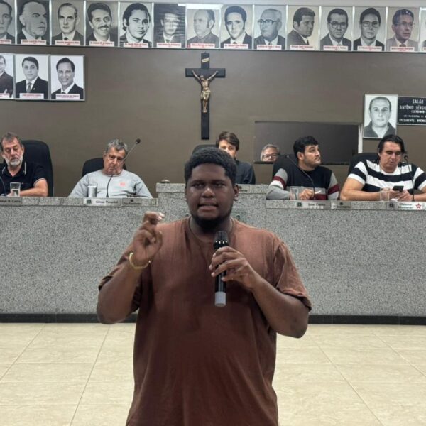 Legislativo abre diálogo sobre condições de trabalho dos motoboys em Leopoldina