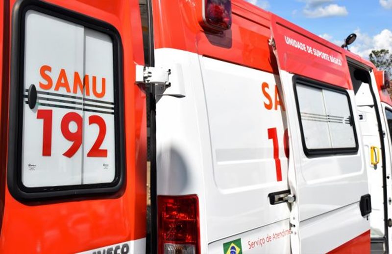 Ocupantes saem ilesos após carro cair em barranco de 20 metros na BR-267, em Argirita