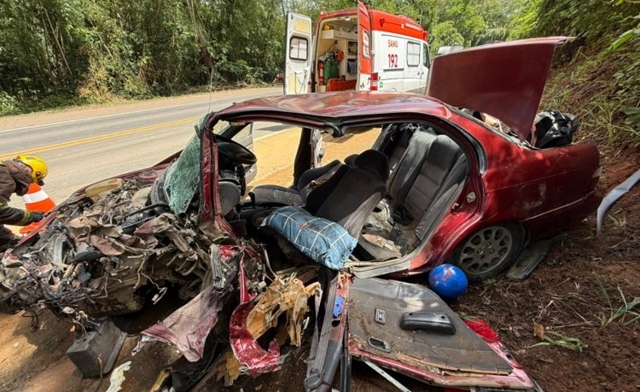 Sete pessoas ficam feridas após colisão frontal na BR-116 em Muriaé