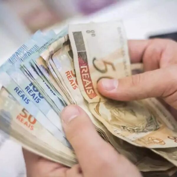 Novo salário mínimo será de R$ 1.621 em 2026