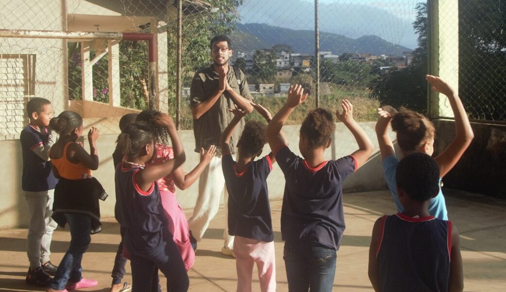 Projeto cultural transforma sala de aula em estúdio de cinema em Leopoldina