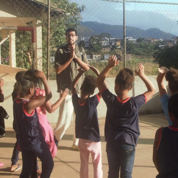 Projeto cultural transforma sala de aula em estúdio de cinema em Leopoldina