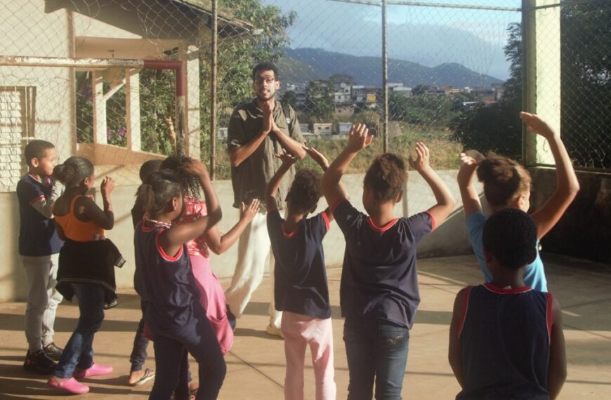 Projeto cultural transforma sala de aula em estúdio de cinema em Leopoldina