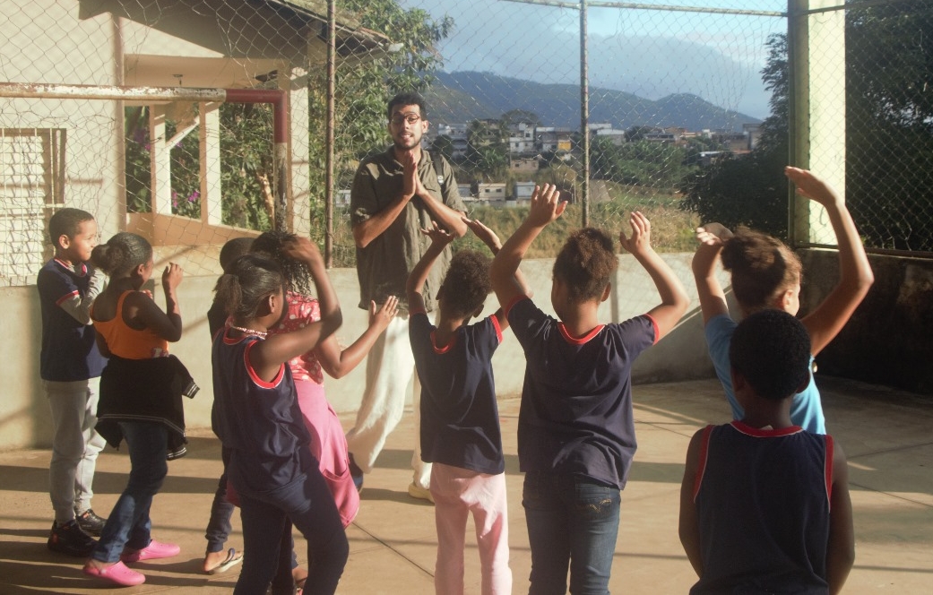 Projeto cultural transforma sala de aula em estúdio de cinema em Leopoldina