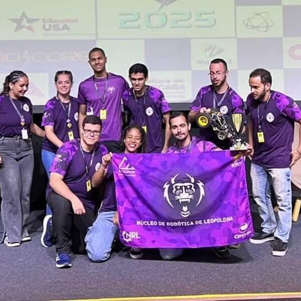 Núcleo de Robótica do CEFET-MG em Leopoldina conquista 1º lugar nacional na Robocore 2025