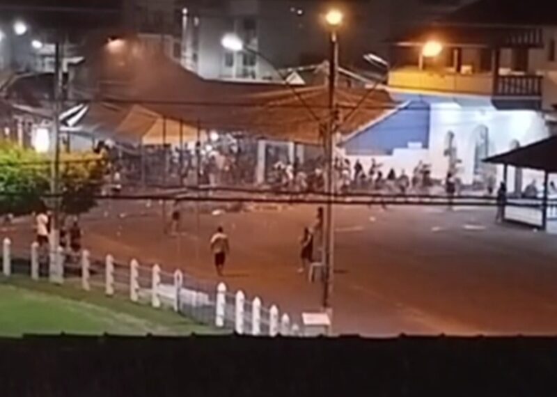 Revolta por cancelamento de show desencadeia tumulto generalizado e depredação no Parque de Exposições de Leopoldina