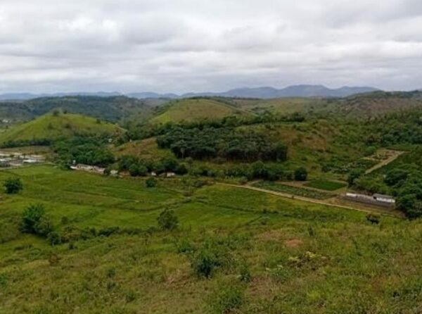 Adolescente relata história e memória da ‘Laginha’ após ordem de despejo em área da EPAMIG em Leopoldina