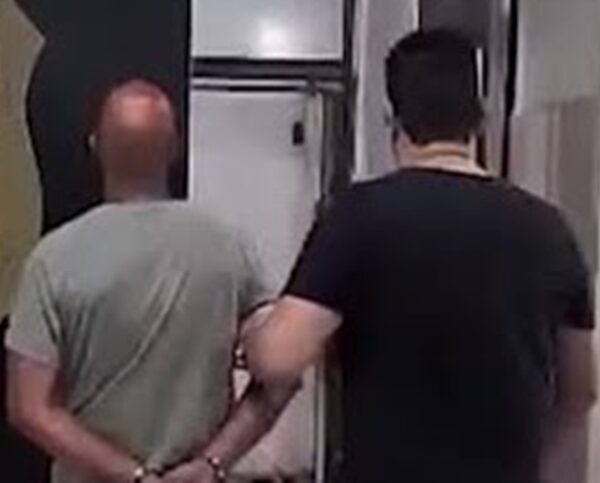 Homem que matou a facadas pai, madrasta, irmãs e sobrinho é indiciado por homicídios qualificados em JF