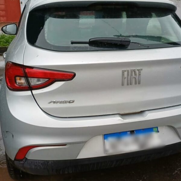 Veículo roubado é recuperado durante fiscalização da PRF na BR-116 em Muriaé