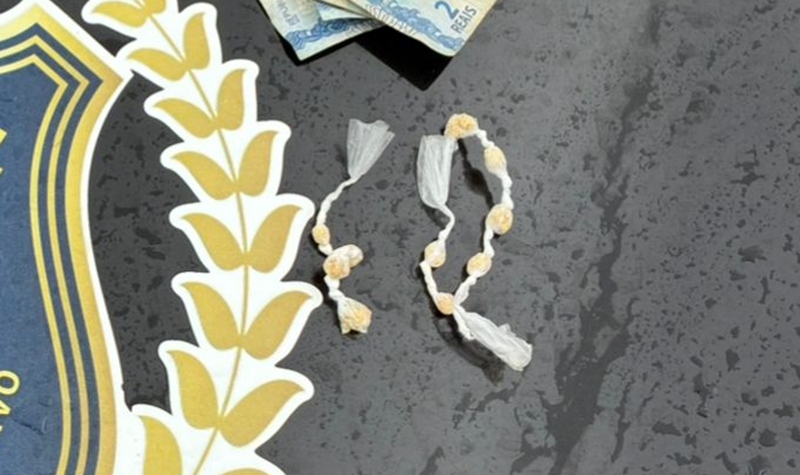 Homem é preso pela GCM com 10 pedras de crack no Rosário em Leopoldina