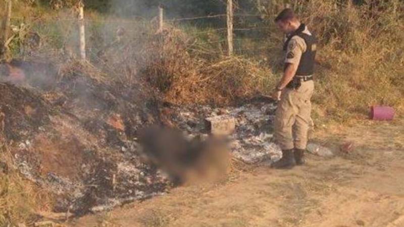 Corpo carbonizado é encontrado próximo ao Bairro Serra Verde
