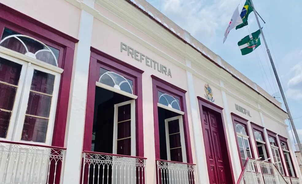 Prefeitura de Leopoldina exonera secretário de Obras e anuncia novas nomeações