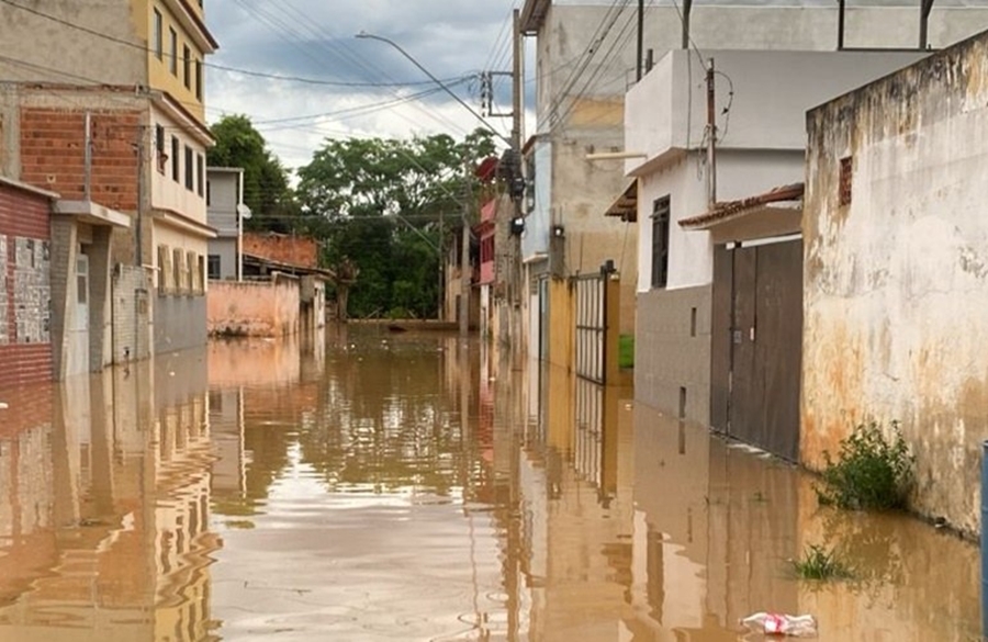 Defesa Civil emite alerta severo para risco de inundação em Muriaé