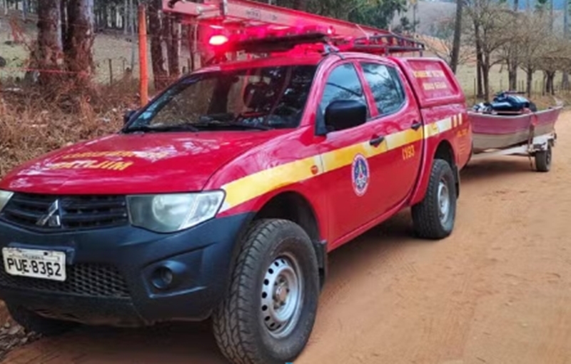 Corpo de Bombeiros faz buscas por jovem desaparecida em cachoeira de Astolfo Dutra