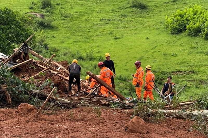 Quatro pessoas da mesma família morrem soterradas após rompimento de açude em Eugenópolis