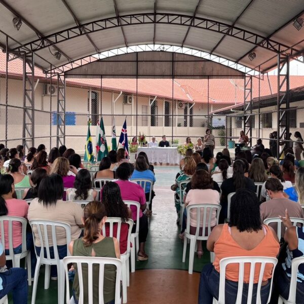 Encontro regional do Pacto Mineiro pela Alfabetização reúne educadores em Leopoldina